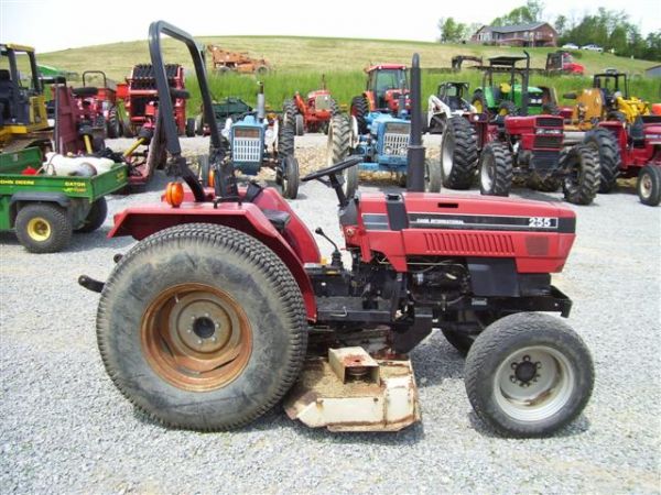 365: CASE IH 255 4WD COMPACT TRACTOR W/BELLY MOWER : Lot 365