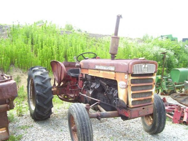 IH FARMALL 460 DIESEL PARTS ONLY TRACTOR