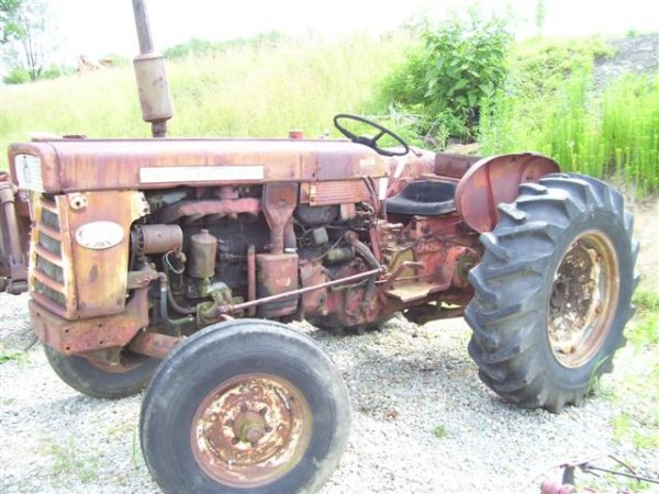 IH FARMALL 460 DIESEL PARTS ONLY TRACTOR - 3