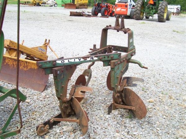 OLIVER 3242 2 BOTTOM PLOW - 2