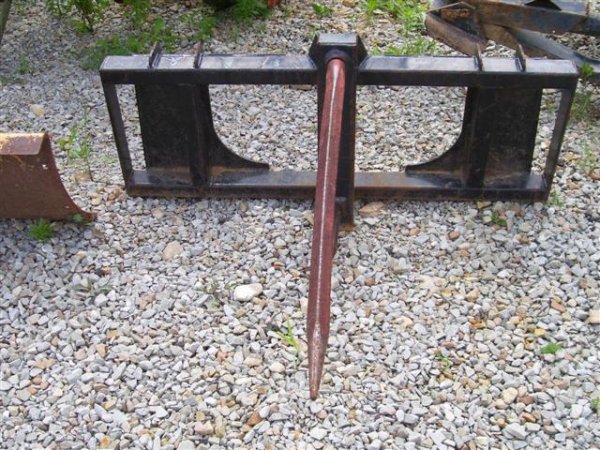 NICE HORST BALE SPEAR FOR SKID STEER LOADER - 2