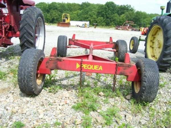 PEQUEA 806 WAGON RUNNING GEAR - 5