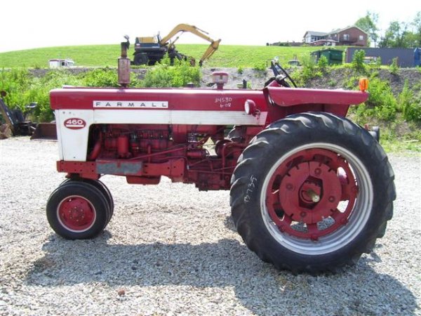 NICE IH FARMALL 460 NARROW FRONT FARM TRACTOR - 5