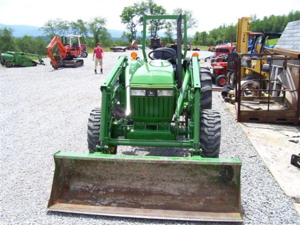 NICE JOHN DEERE 990 4WD TRACTOR W/LOADER/278 HRS - 4