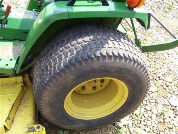 JOHN DEERE 670 4WD TRACTOR W/60 INCH MOWER - 3