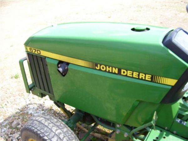JOHN DEERE 670 4WD TRACTOR W/60 INCH MOWER - 4
