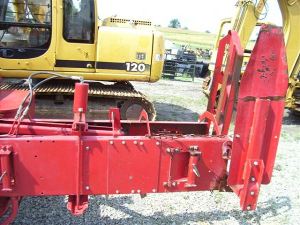 NEW HOLLAND 575 SQUARE BALER W/QUATER TURN CHUTE - 3