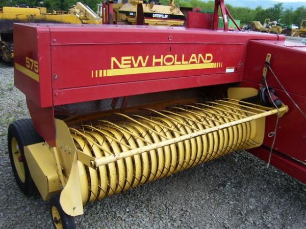 NEW HOLLAND 575 SQUARE BALER W/QUATER TURN CHUTE - 8
