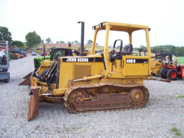 JOHN DEERE 450 G IV CRAWLER DOZER W/6 WAY BLADE: JOHN DEERE 450 G IV CRAWLER DOZER WITH 6 WAY BLADE. MACHINE STARTS, RUNS AND OPERATES AS IT SHOULD WITH GOOD UNDERCARRIAGE AND 4 SPEED POWERSHIFT TRANMSISSION. SHOWS 2953 HOURS AND SERIAL #TO450GF8407