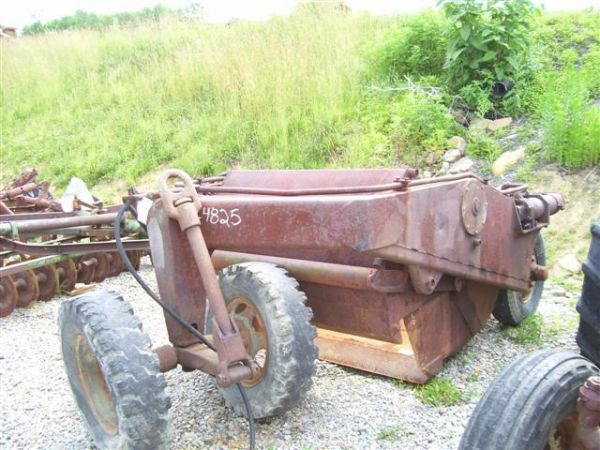 LAPLANT CHOATE MFG 1 1/2 YARD PULL TYPE DIRT PAN
