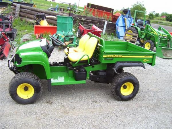 VERY NICE JOHN DEERE HPX GATOR 4WD ONLY 18 HRS!!: GATOR IS AS CLOSE TO NEW AS YOU WILL FIND ON THE USED MARKET. HAS GAS ENGINE, H-L RANGE TRANS, ONLY 18 HRS SHOWING. SERIAL#M0HP4GX033789. BOTH THIS LOT AND THE NEXT LOT FOR THE JOHN DEERE 790 CAME IN