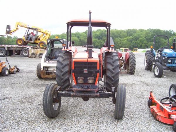 NICE AGCO ALLIS 5670 FARM TRACTOR - 4