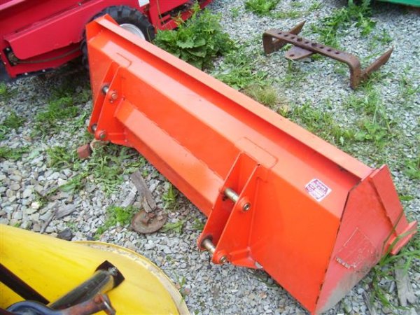 VERY NICE KUBOTA LOADER BUCKET FOR TRACTORS - 2