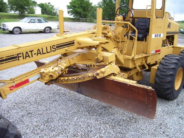 FIAT ALLIS 65B MOTOR GRADER - 8