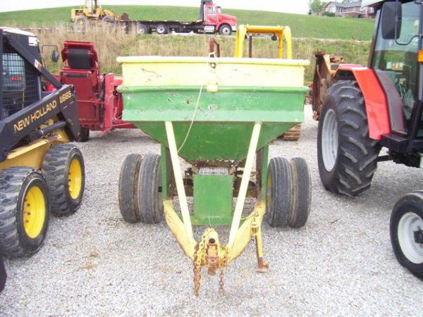 SMALL JOHN DEERE FERTILIZER BUGGY: SMALL JOHN DEERE FERTILIZER BUGGY. GROUND DRIVE, OVERALL LOOKS TO BE IN DECENT CONDITION AND SHOULD GO TO WORK WITH A LITTLE TLC. LOCAL FARMER CONSIGNMENT. VERY HARD TO FIND ITEM. We are having a live