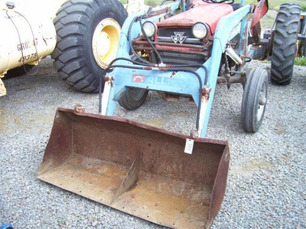 MASSEY FERGUSON 135 DIESEL TRACTOR W/LOADER: MASSEY FERSUON 135 DIESEL TRACTOR WITH ALLIED FRONT LOADER. DIESEL, MANUAL TRANSMISSION, 3PT, PTO, POWERSTEERING. TRACTOR STARTS, RUNS AND OPERATES. LOCAL DEALER TRADE IN TRACTOR SELLS AS-IS. HOURS UN