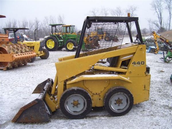 MUSTANG 440 DIESEL SKID STEER/LOADER - 4