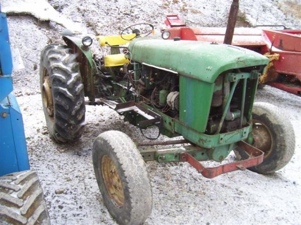 JOHN DEERE 2010 FARM TRACTOR MECHANIC'S SPECIAL - 3