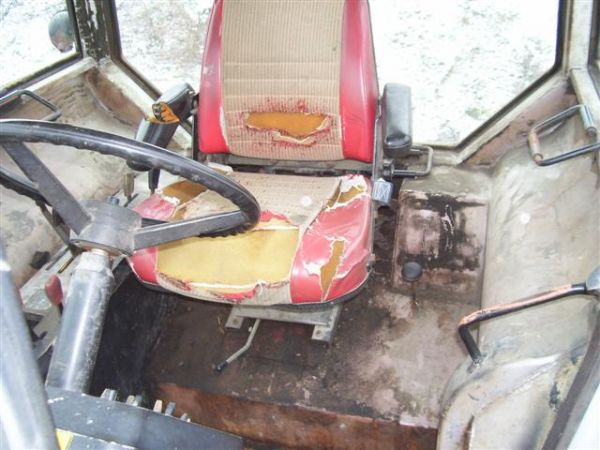 2-135 WHITE FARM TRACTOR WITH CAB - 7