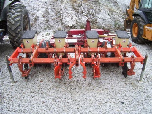 26 Very Nice Allis Chalmers 4 Row No Till Corn Planter Dec 04 2008 Quarrick Equipment Auctions Inc In Pa