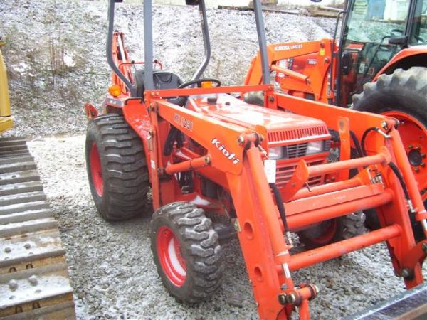 KIOTI LX3054XS TRACTOR/LOADER/BACKHOE 69 HOURS - 2