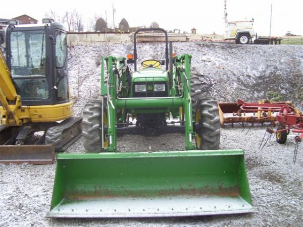 JOHN DEERE 5420 4WD TRACTOR W/ LOADER/364 HRS NICE