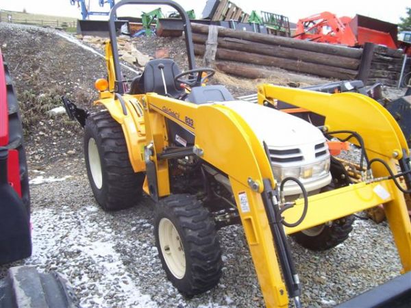 CUB CADET 7532 4WD TRACTOR / LOADER / BACKHOE 34 HR - 2