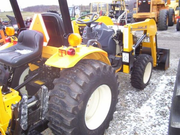 CUB CADET 7532 4WD TRACTOR / LOADER / BACKHOE 34 HR - 5