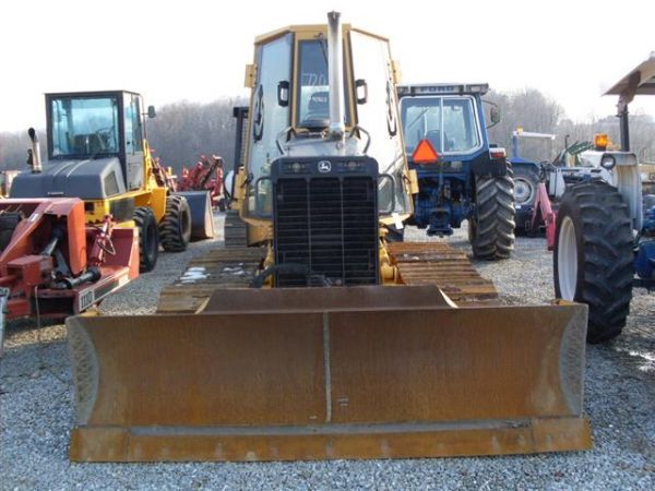 JOHN DEERE 550H LGP CRAWLER DOZER TRACTOR W/CAB: JOHN DEERE 550 H LGP CRAWLER DOZER WITH CAB, HEAT, AIR, 6 WAY BLADE HYROSTATIC DRIVE WITH ELECTRIC SPEED CONTROL. MACHINE STARTS, RUNS AND OPERATES VERY WELL. CAME OFF A VERY RESPECTABLE CONSTRUCTION