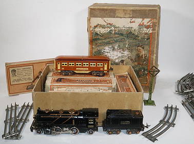 PRE-WAR BOXED LIONEL TRAIN SET (1 of 1)