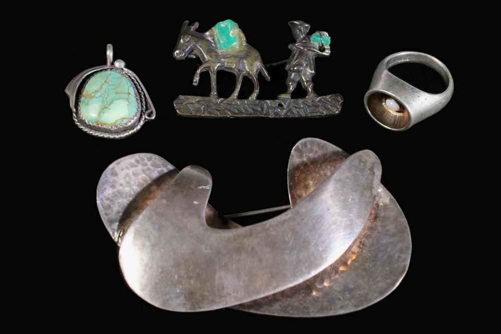 (4PC) JEWELRY LOT (1 of 7)