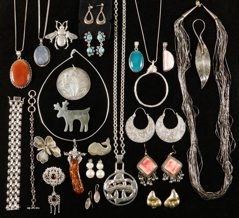 (25 PCS) ASSORTED DESIGNER & SILVER JEWELRY: Collection of (25) Pieces of Assorted Jewelry, including: Jacob Hull (Denmark) modernist design silver-plated link necklace, with large round pendant, signed 'J.HULL', pendant: 2 1/8" diam., chain: 31