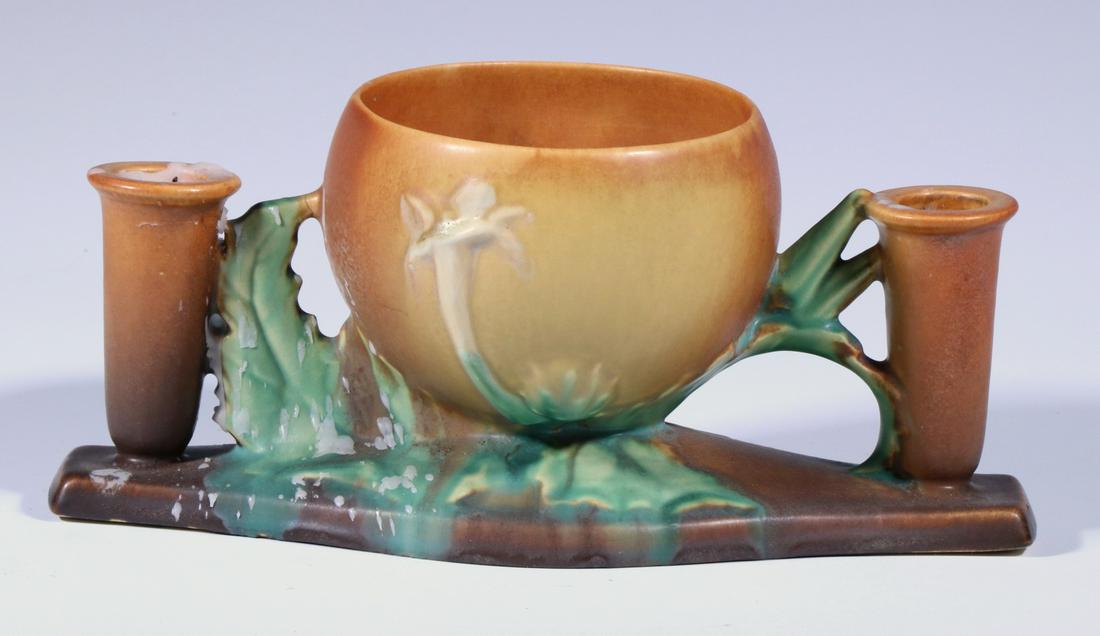 ROSEVILLE THORNAPPLE CENTERPIECE: Art Pottery Centerpiece in the Thornapple Brown Pattern, consisting of a pair of candlesticks flanking a bowl, with original Roseville foil label, 4 3/4" high, 10 1/2" x 2 3/4". Good condition.