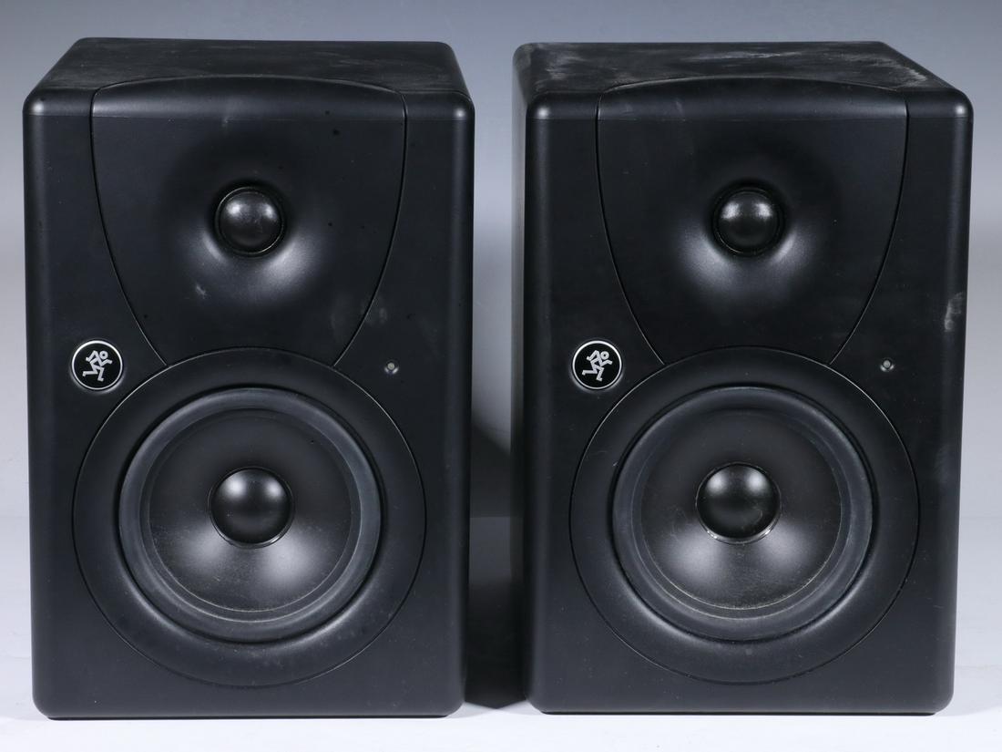 PR MACKIE MR-5 MONITOR SPEAKERS: Mackie Studio Monitors with true Active design, Precision Class A/B amplifiers with Active protection circuits: 55W for LF / 30W for HF, HF and LF acoustic controls for room correction, Balanced XLR, 