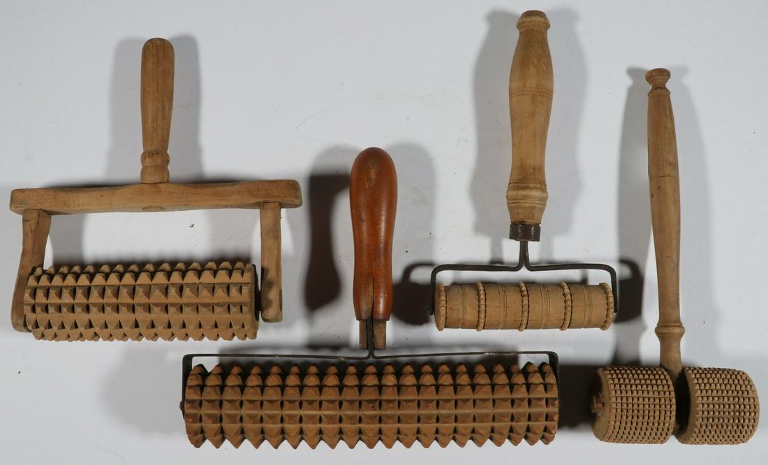 (4) TEXTURED WOODEN ROLLERS: Lot of (4) Vintage Assorted Textured Wooden Rollers, with wooden handles, late 19th - early 20th c., two with metal frames and two with wooden frames, 4 1/2" to 10 1/2" wide. Surface wear.