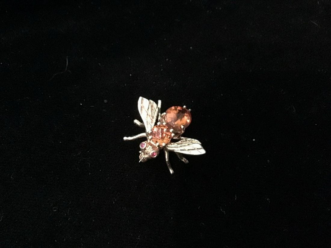 18K GOLD BEE BROOCH (1 of 2)