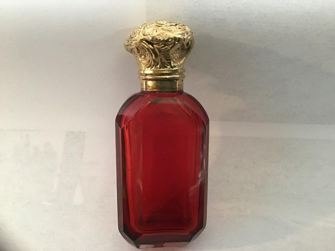 RUBY SNUFF BOTTLE (1 of 1)