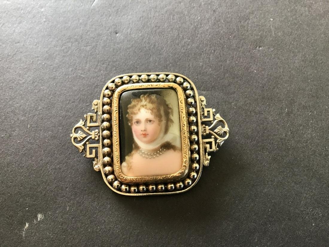PORTRAIT BROOCH (1 of 1)