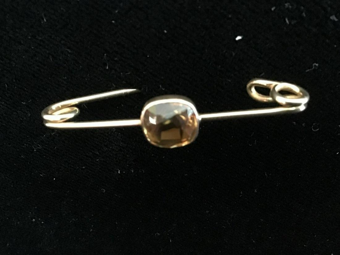 CITRINE BAR PIN: Vintage 14K Bar Pin, set with a cushion cut amber citrine, circa. 1920/30s, 1.9 dwt. Stone is 3/8" x 3/8", 1 3/4" long. Fine condition.
