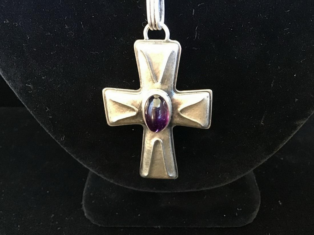 CROSS PENDANT (1 of 2)