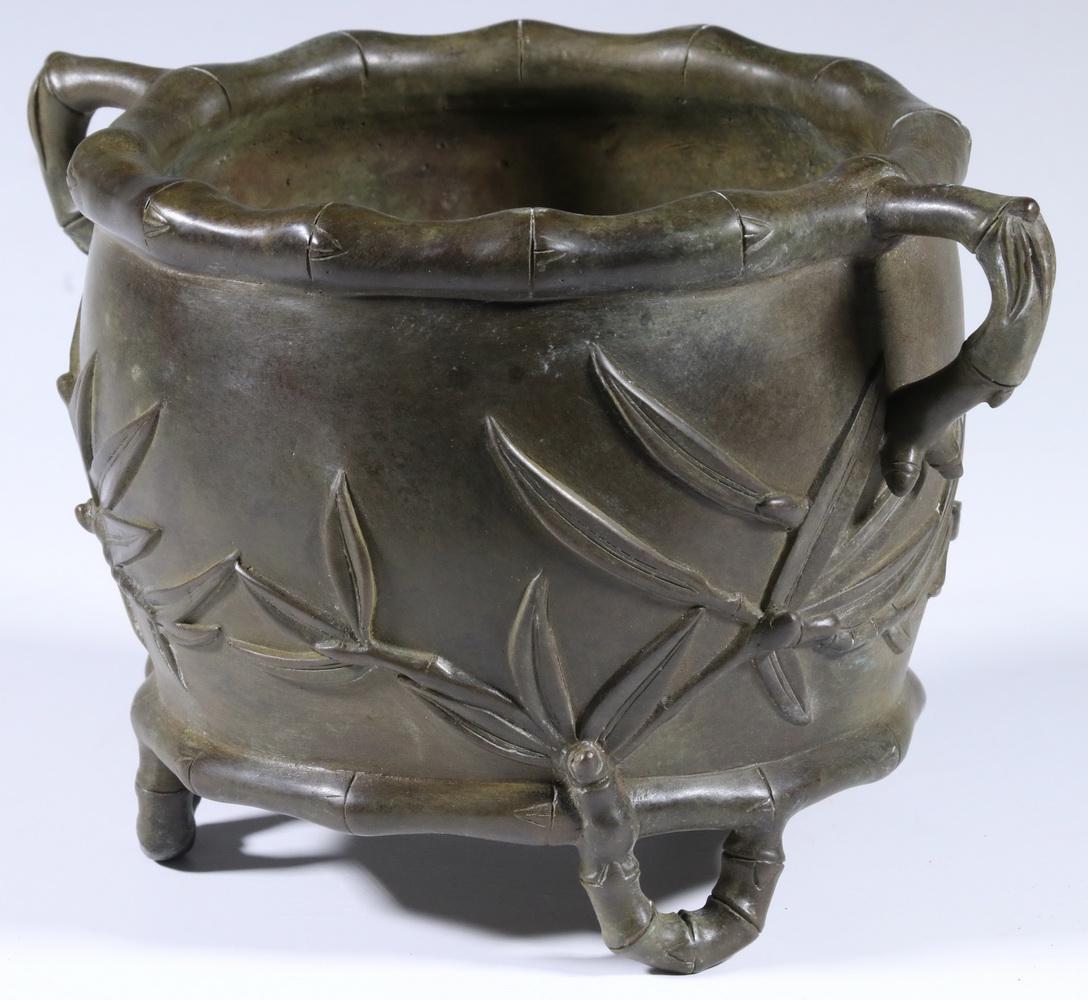 BRONZE MOTIF CENSER (1 of 2)