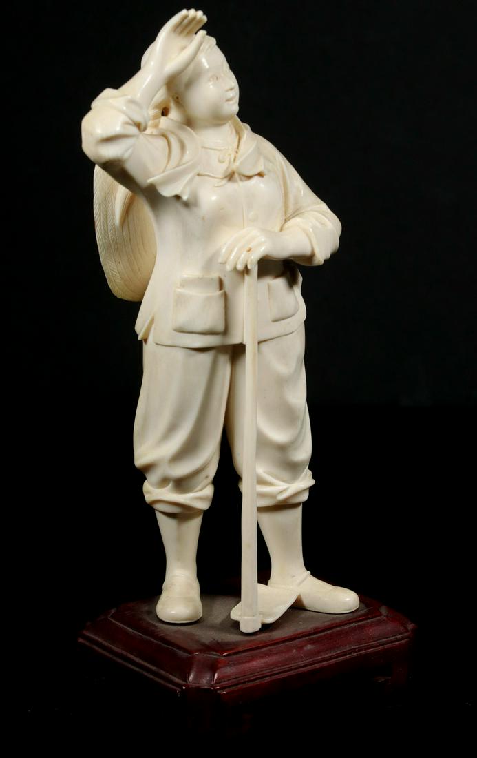 CARVED CHINESE MAOIST CULTURAL REVOLUTION ERA HEROIC (1 of 5)