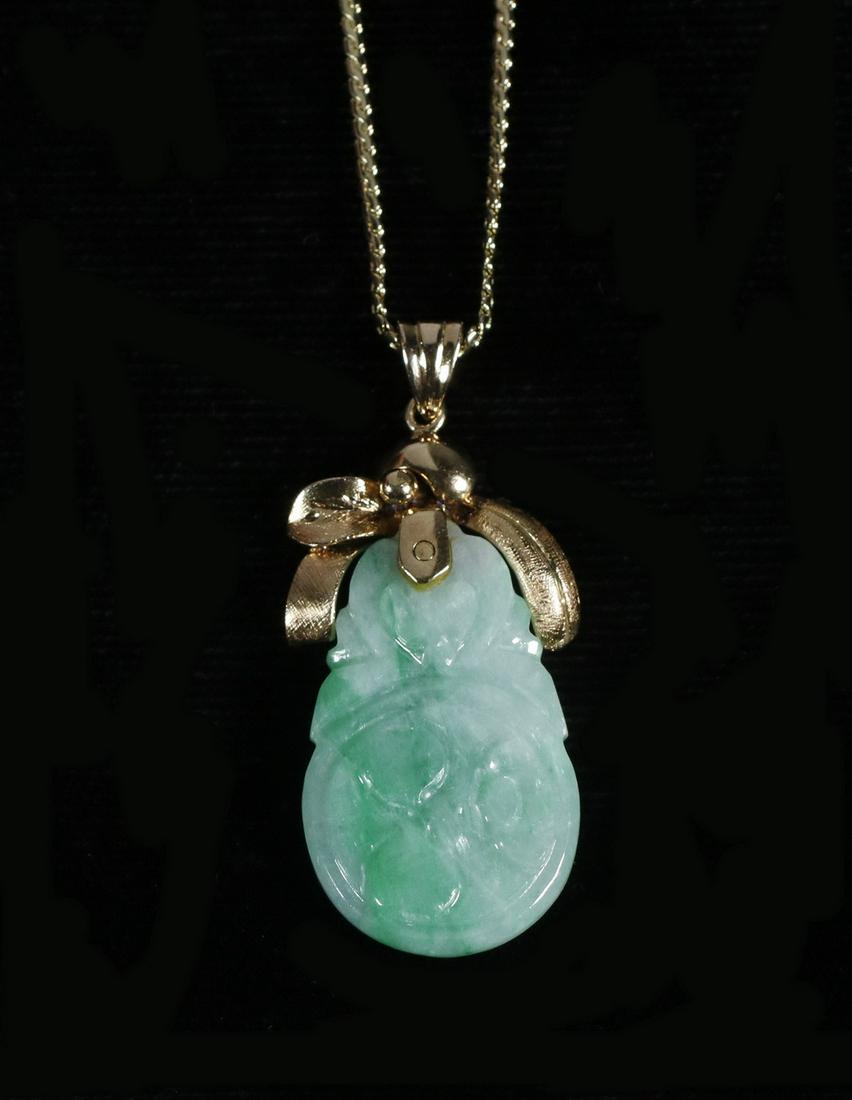GREEN JADEITE PENDANT (1 of 2)