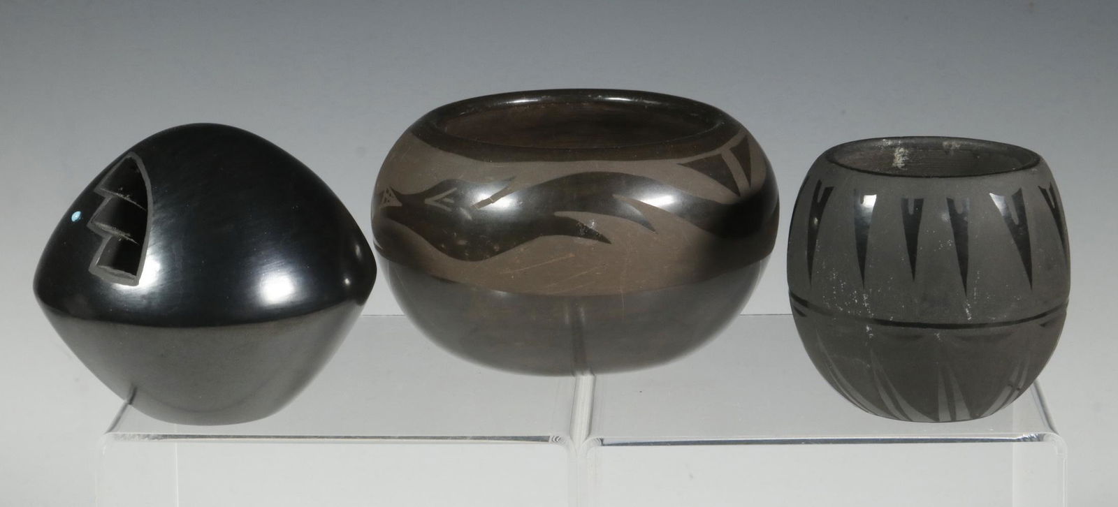 (3 PCS) SANTA CLARA PUEBLO POTTERY: Group of (4) Pieces of Native American Crafted Black Pottery, incl: Low vase by Geri Naranjo, with sgraffito bird and geometric decoration to shoulder, signed on base, 2 3/4" high, 4 1/2" diam.; Low v