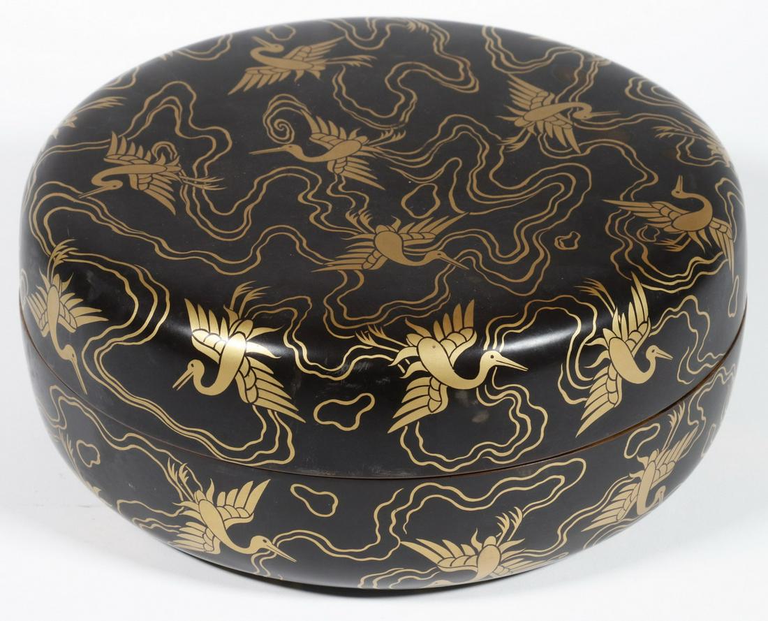 JAPANESE LACQUER LIDDED BOX (1 of 3)