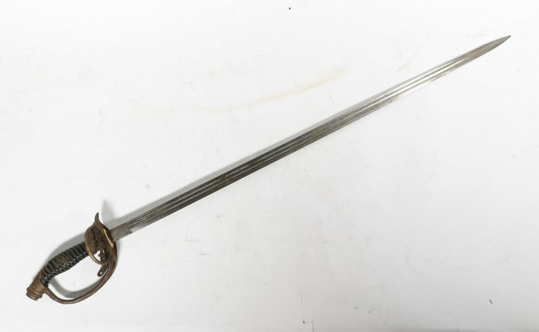 WWI GERMAN INFANTRY OFFICER'S DRESS SWORD (1 of 4)