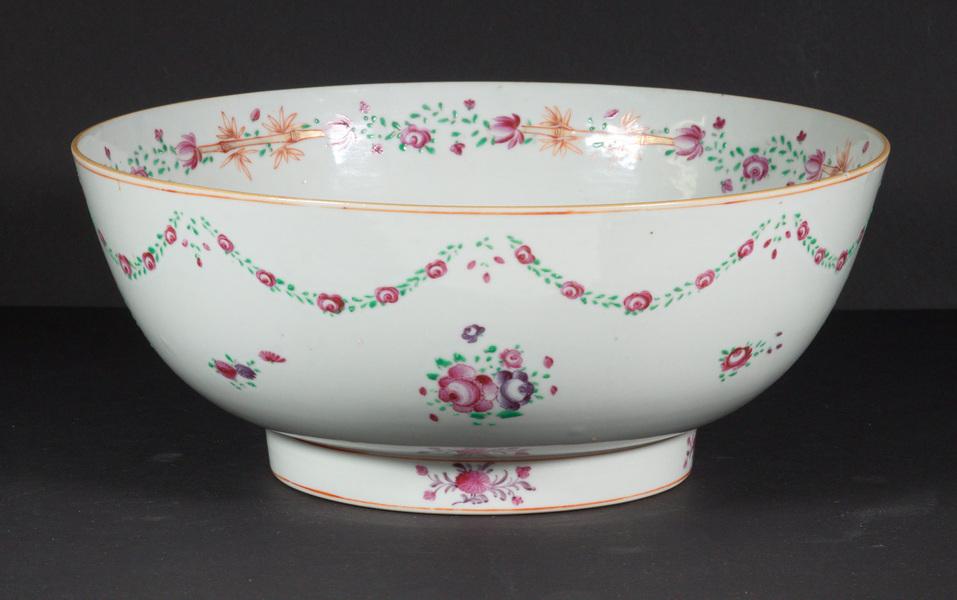 CHINESE PORCELAIN PUNCH BOWL (1 of 5)