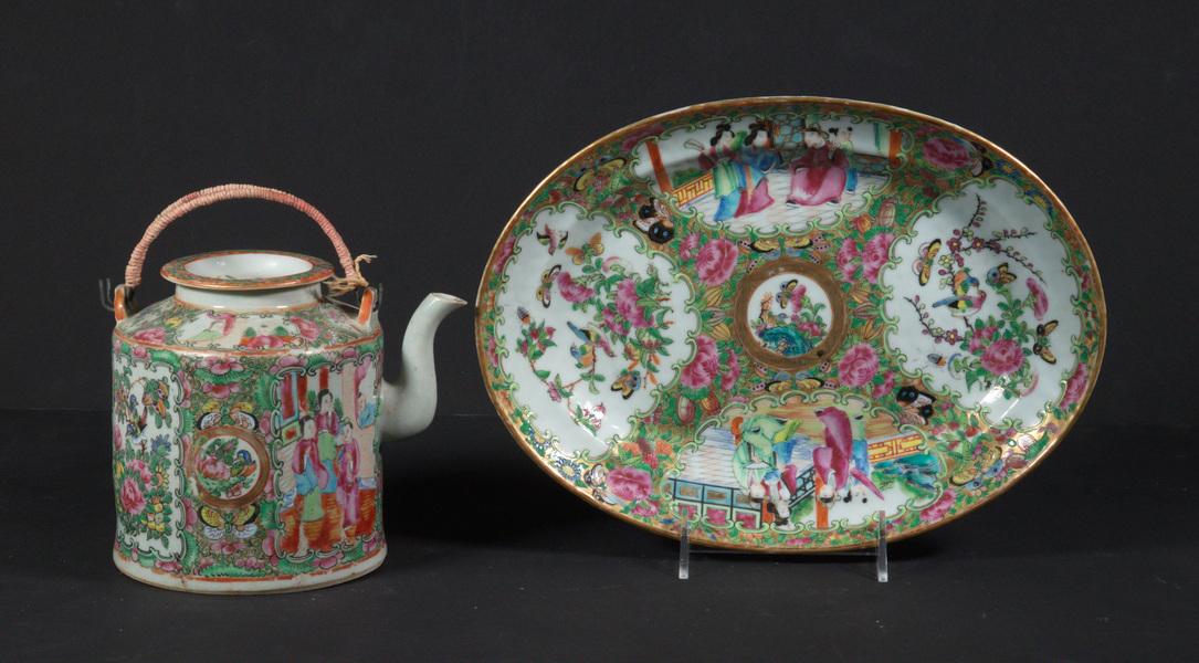 (2 PCS) ROSE MEDALLION PORCELAIN (1 of 3)