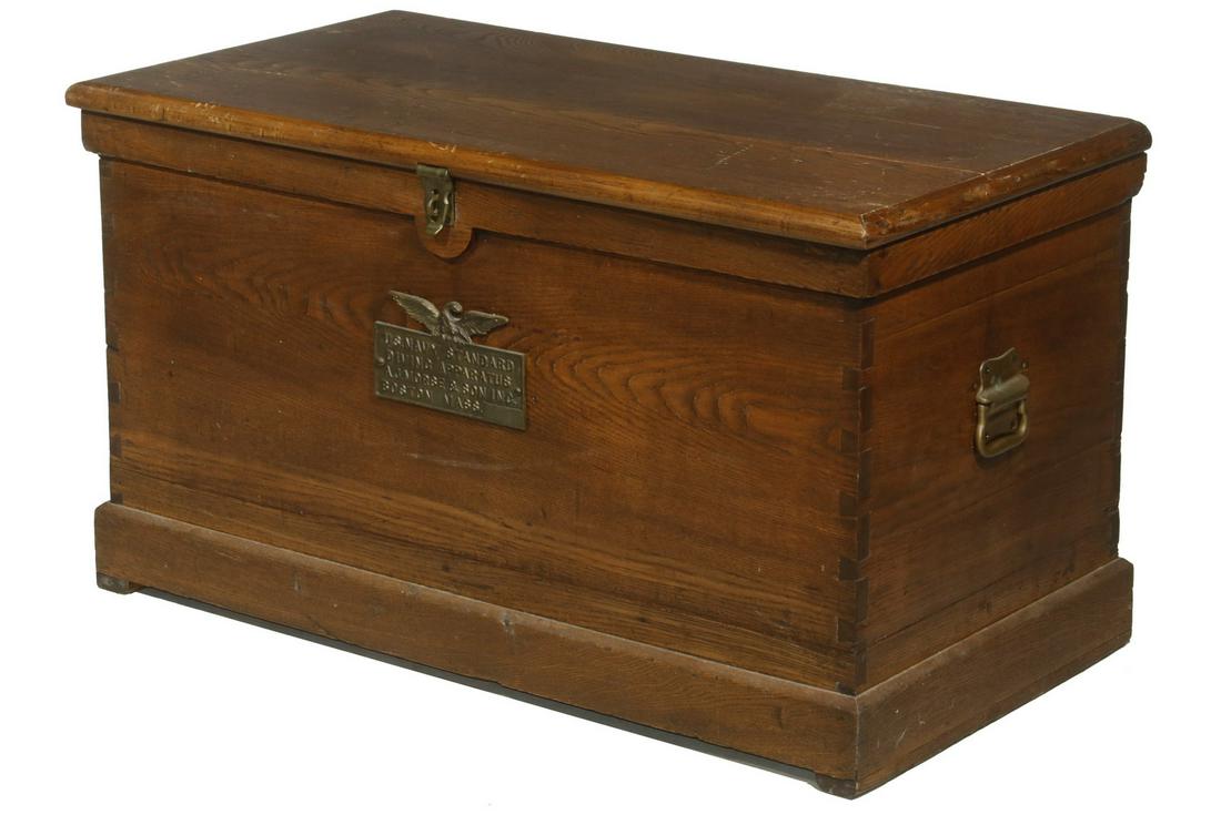 U.S. NAVY DIVING APPARATUS BOX (1 of 3)