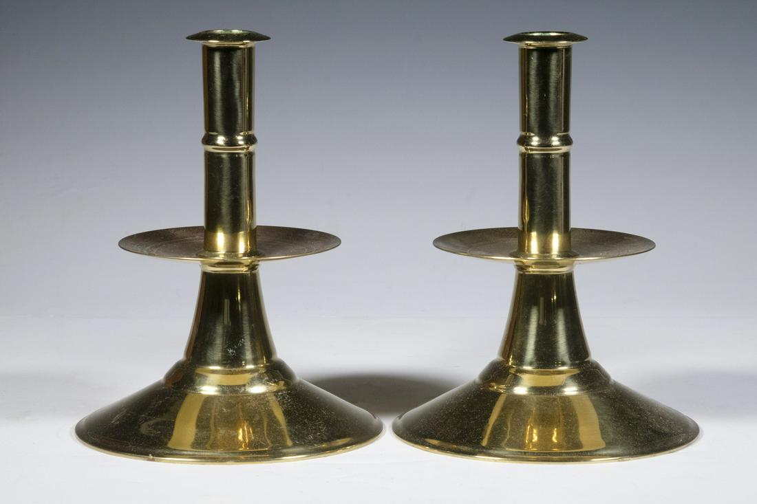 PR METROPOLITAN MUSEUM OF ART BRASS CANDLESTICKS (1 of 2)